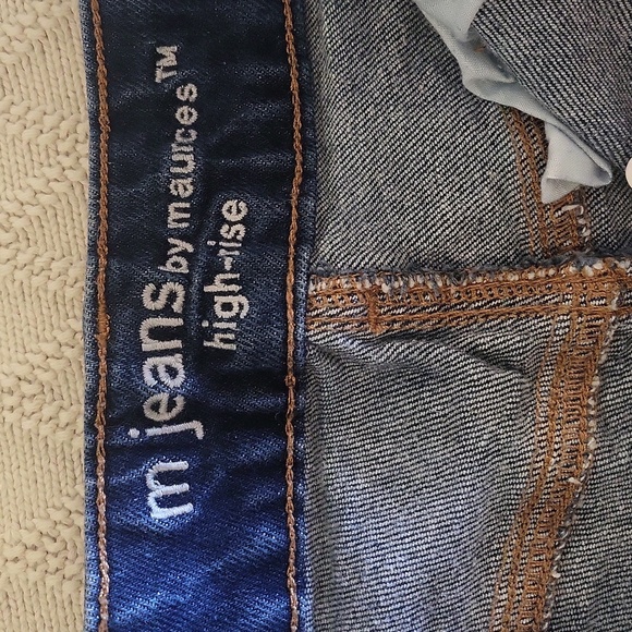 M Jeans distressed denim 💙 shorts,  size 6 - Picture 4 of 5